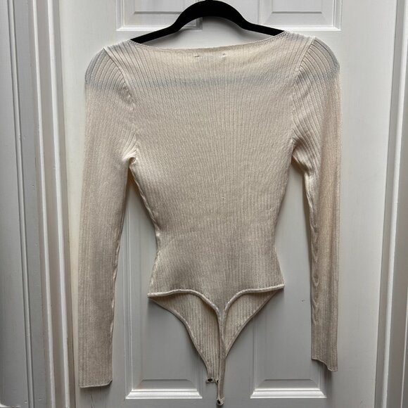 Abercrombie & Fitch Long Sleeve Bodysuit in Cream - Picture 5 of 5